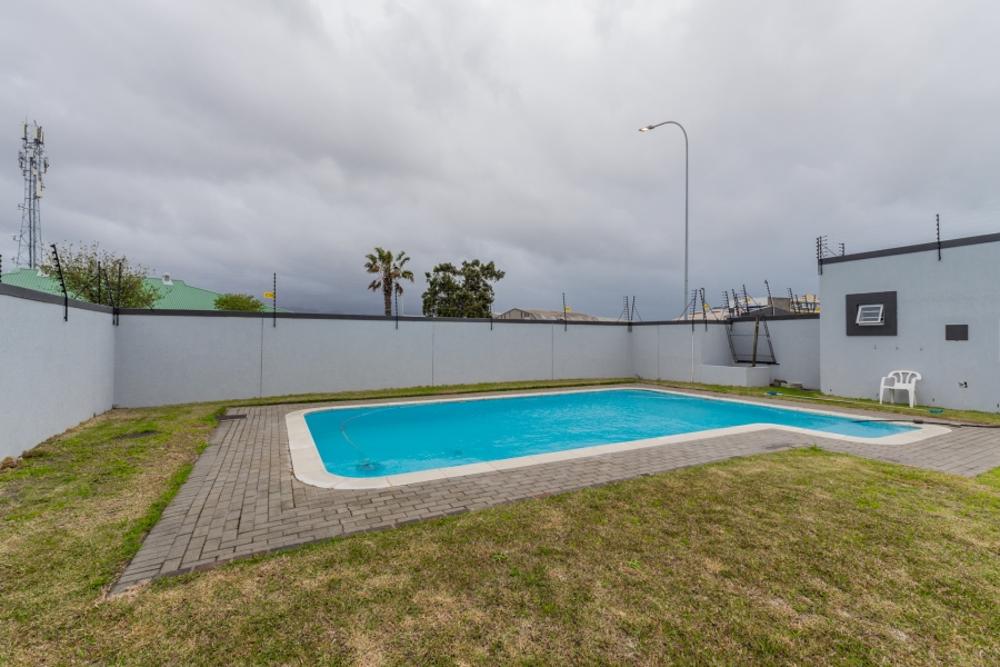 1 Bedroom Property for Sale in Strand South Western Cape